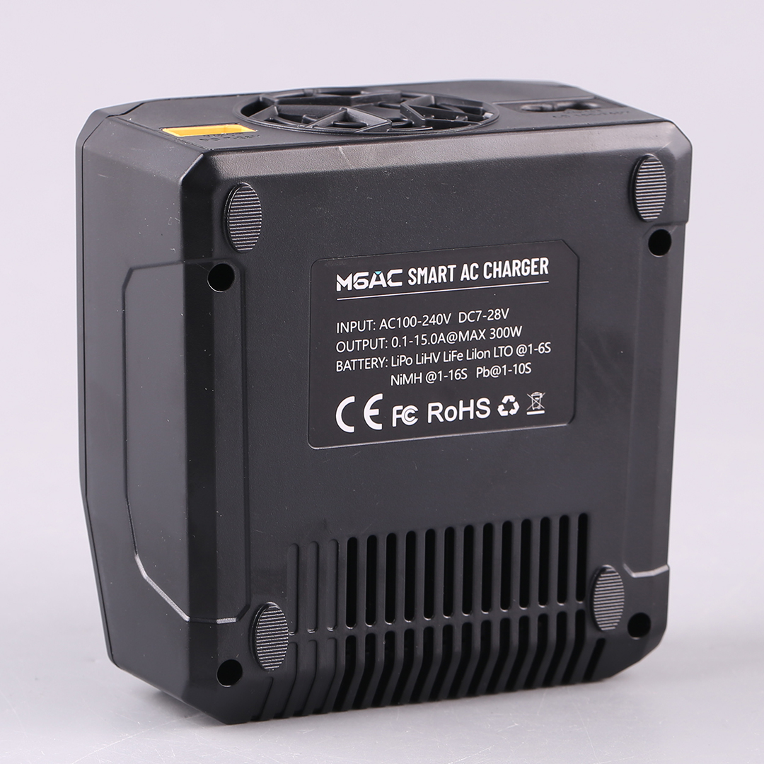 ToolkitRC M6AC 15A 300W Multif - Drone Battery 6S のレビューと価格